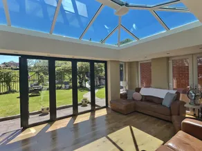Large 4 Bedroom Cottage - Beautifully presented - Image 3