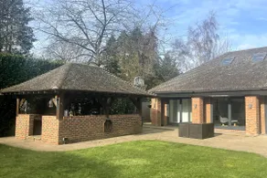 A Warm Welcoming Cosy Bungalow, 10 mins to Windsor - Image 5