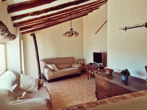 Country house with a swimming pool and private barbecue - Image 4