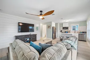 Waterfront Home w/ Expansive Deck, Near the Beach - Image 5