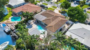 Luxury Waterfront house/ Heated pool in paradise - Image 3