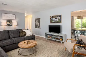 Kid Friendly+Outdoor space+Fully stocked kitchen+Bright and clean - Image 5