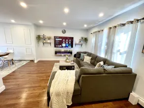 Cheerful 3 bedroom unit - Image 2