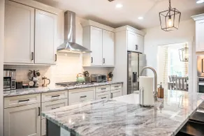 New Build! 5 Bedrooms & 3.5 Baths! 5 minutes to Golf and the Village - Image 4