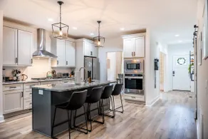 New Build! 5 Bedrooms & 3.5 Baths! 5 minutes to Golf and the Village - Image 3