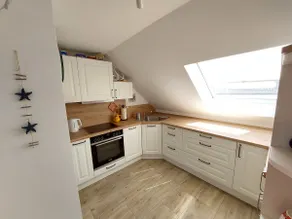 Large, bright apartment with sunny balcony - Image 2