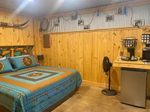 Saving the Longhorn Cabin near Wichita Mountains Medicine Park Cache, sleeps 2 - Image 3