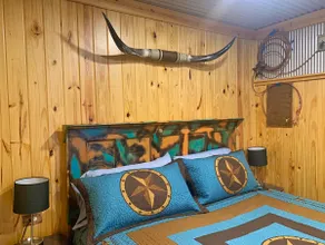 Saving the Longhorn Cabin near Wichita Mountains Medicine Park Cache, sleeps 2 - Image 2