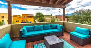Cozy 3-bedroom townhouse with a pool - Image 5