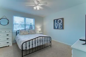 Central & Cozy 1BR near Hall of Fame/Airport - Image 3