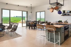 A spectacular villa with endless views - Image 2