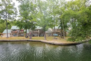 Lake Life Retreat on Lake Hamilton in Hot Springs - Image 2