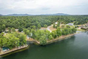 Lake Life Retreat on Lake Hamilton in Hot Springs - Image 4