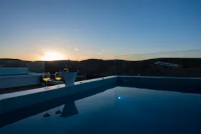 Myrsini's Luxury Suites Merchia - Image 4