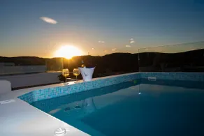 Myrsini's Luxury Suites Merchia - Image 3