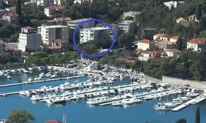 Batala1-City marina apartment with secured private parking - Image 4