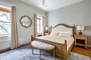 Stylish 1 BD APT in Hell's Kitchen - Image 3