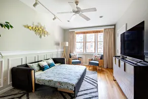 Stylish 1 BD APT in Hell's Kitchen - Image 2