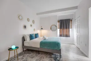 Lovely 2bed/2bath with free parking spot - Image 4
