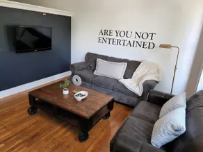 1 bedroom loft on the Historic Centerville Square - Image 3