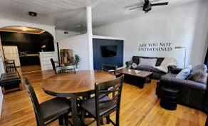 1 bedroom loft on the Historic Centerville Square - Image 1