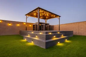 1900 SqFt House 25Ft Heatable Pool/Spa- Strip View - Image 4