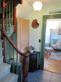 Cheerful 3-bedroom home with easy access to beach - Image 2
