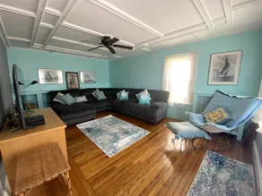 Cheerful 3-bedroom home with easy access to beach - Image 3