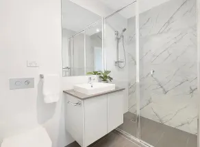 Stylish 2‑Bed Home w/ Secure Parking & Large TV - Image 5