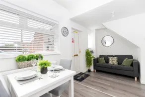 Amazing house with central location TV downstairs and in bedroom super fast WiFi and crisp white hotel linen hosted by Our Home Short Stays - Image 2