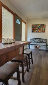 Clean & Spacious Cottage - Close to Campus! - Image 5