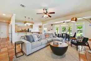 16 Beds, Pool & hot tub, game room, 12 min to DT - Image 2