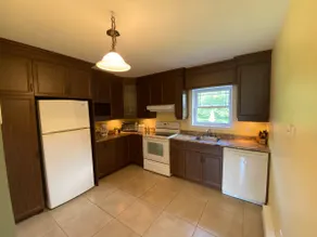 Private accommodation adjoining a century-old house - Image 4