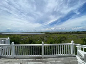 ”Coastal Paradise” On the water w Pool, Kayak, SUP - Image 2
