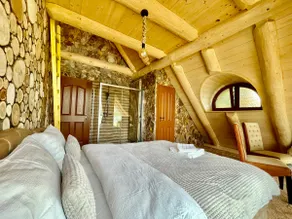 Grama Cabin • Lake Cabin, Jacuzzi & Sauna - Image 2