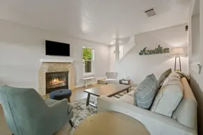 Cheerful! Renovated 2 Bed Home Private Backyard - Image 2