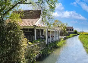 Idyllic and cozy cottage with beautiful veranda. - Image 2