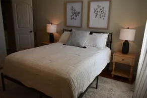 Amazing Suite nestled in downtown Corinth - Image 5