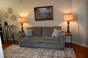 Amazing Suite nestled in downtown Corinth - Image 2