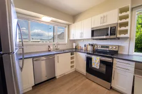 Heart of Downtown Kamloops - W/D + King Bed - Image 5