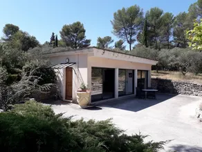 Small house with pool - Image 2