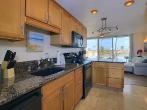Ocean, Bay, Downtown, and City view Condo, Few steps from the ocean - Image 2