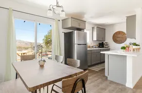 Desert Oasis- Relax w/ Hot tub and private trails - Image 5