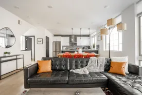 Modern Central District 4BR w/ Rooftop City Views - Image 3