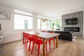 Modern Central District 4BR w/ Rooftop City Views - Image 5