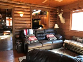 Relaxing 3B Log Home-15 min walk to the Black River! - Image 3