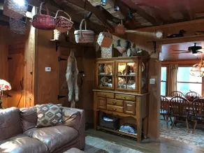 Relaxing 3B Log Home-15 min walk to the Black River! - Image 5