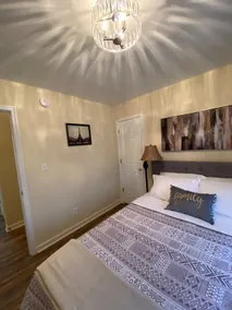 Refresh, cheerful home from home. - Image 5