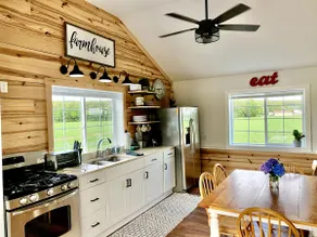 Cozy Barn Loft: Country Views & Central to Beaches - Image 3
