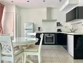 Comfortable townhouse with pool - Image 3